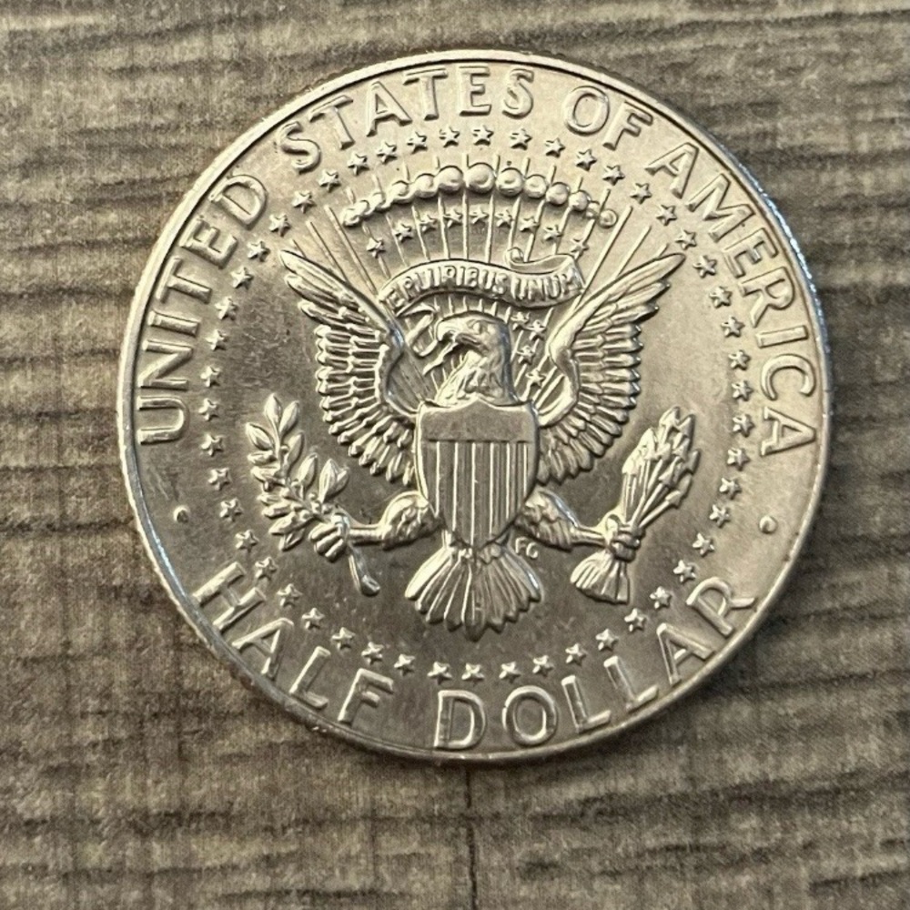 1986 Kennedy half error line thru GOD - Picture 2 of 5